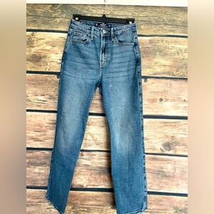Hollister Vintage Ultra High-Rise Straight Jeans